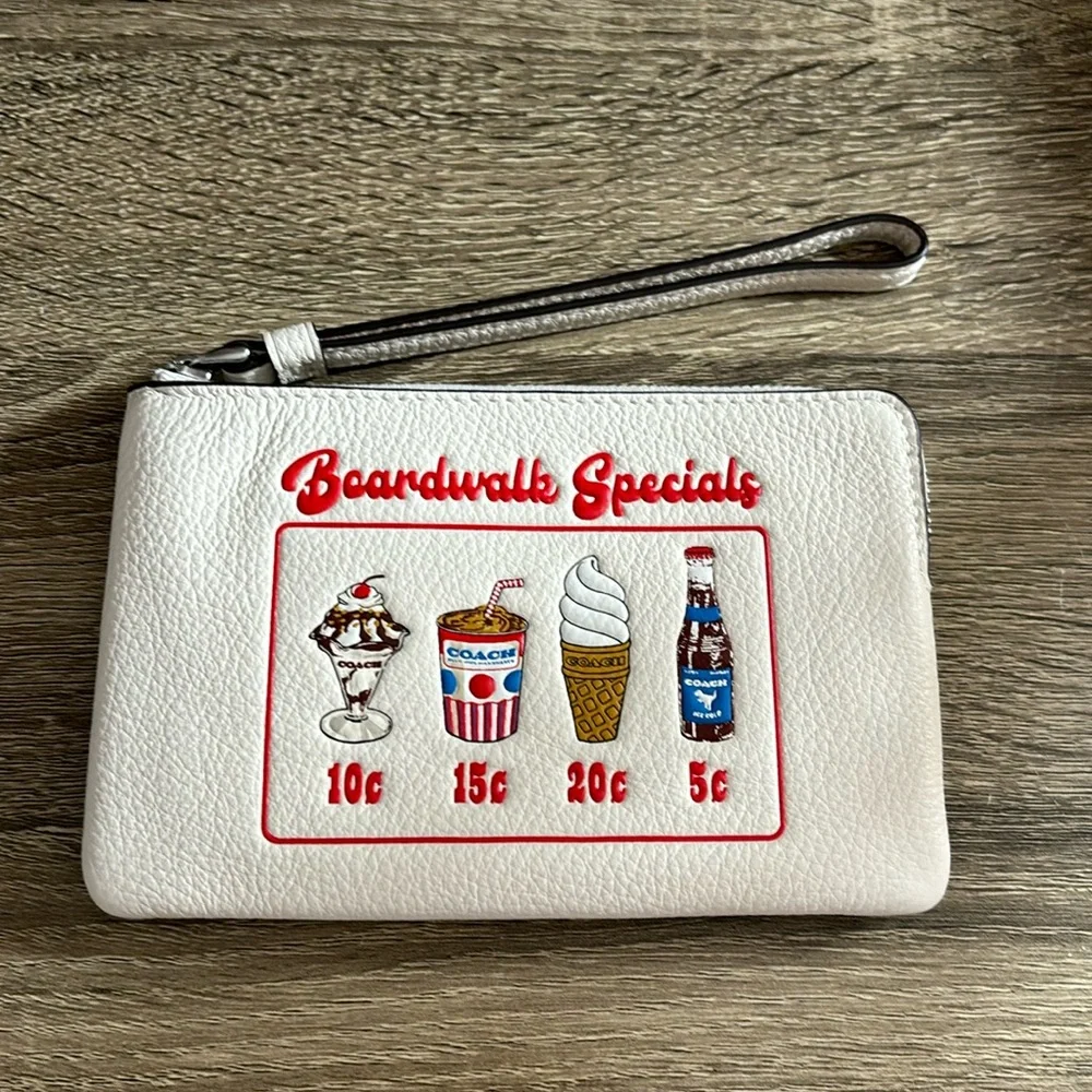 Coach Corner Zip Wristlet Nostalgia Sundae Print NWT
